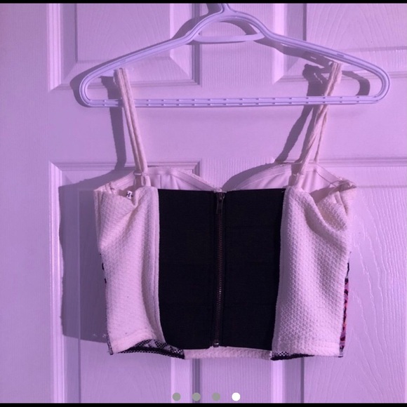 Top - Picture 2 of 2